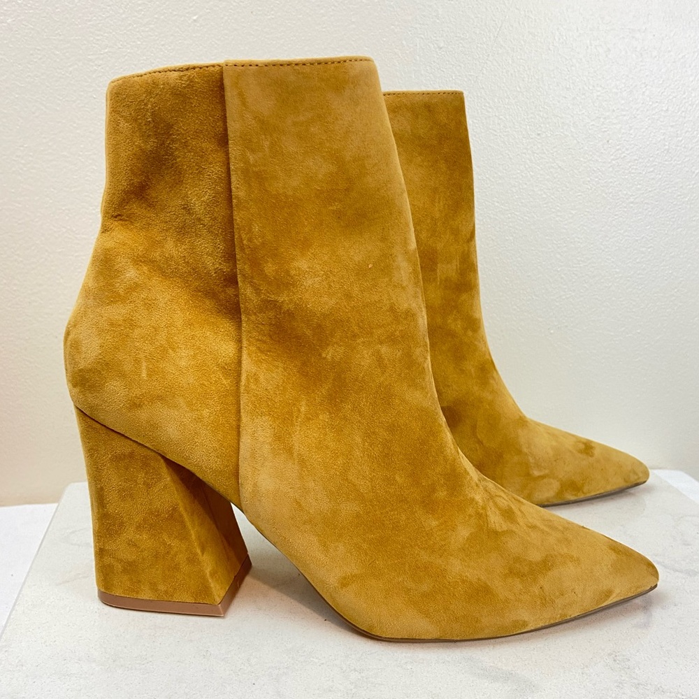 Steve Madden Matilda  Mustard Suede Leather Ankle Booties Block Heel Pointed Toe - Picture 3 of 8
